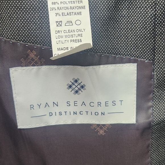 Ryan Seacrest suit set - Picture 2 of 4